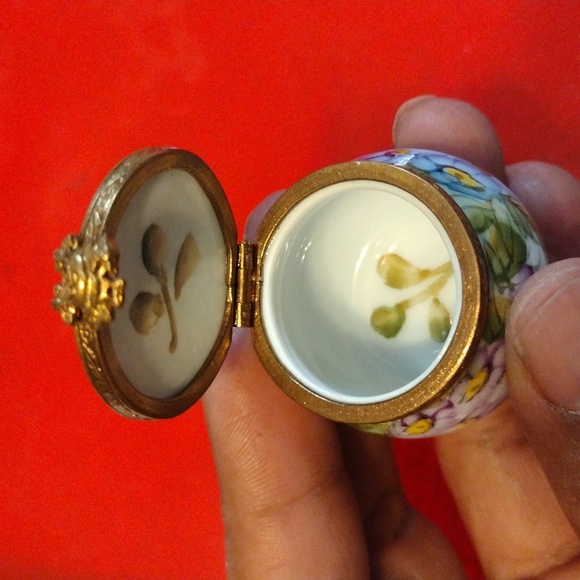 Authentic Limoges handpainted porcelain - Picture 2 of 8